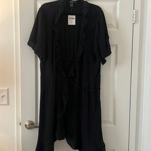 Plus size black wrap dress with short sleeve